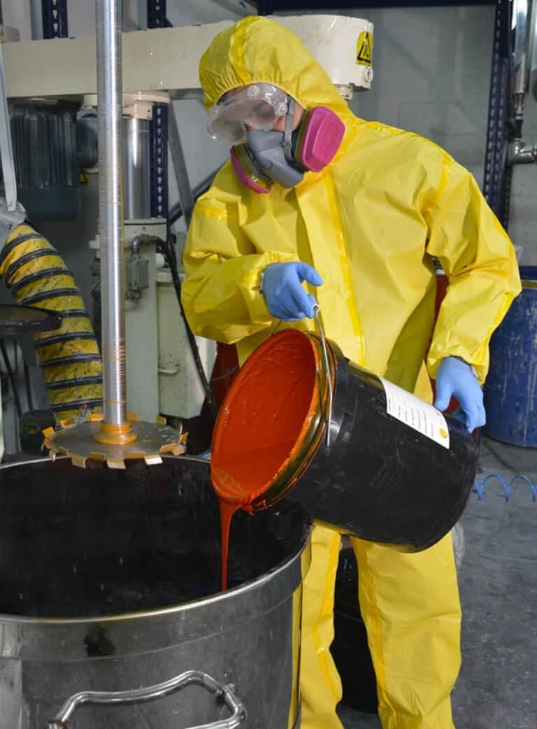 Traje De Protección Química Desc. Amarillo SMS+PE 75 g/m2